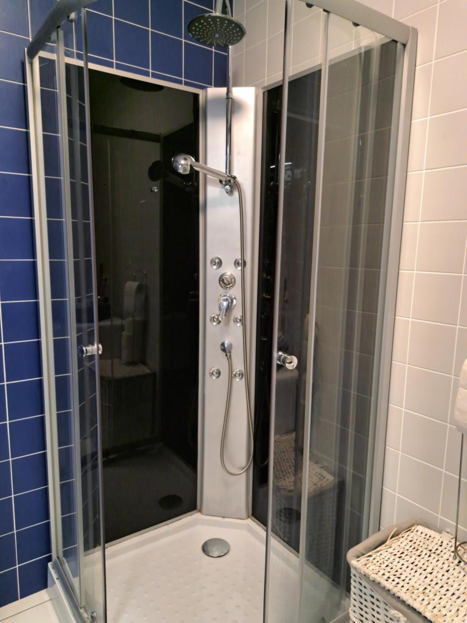 オラデアApartament Onestilorアパートメント エクステリア 写真